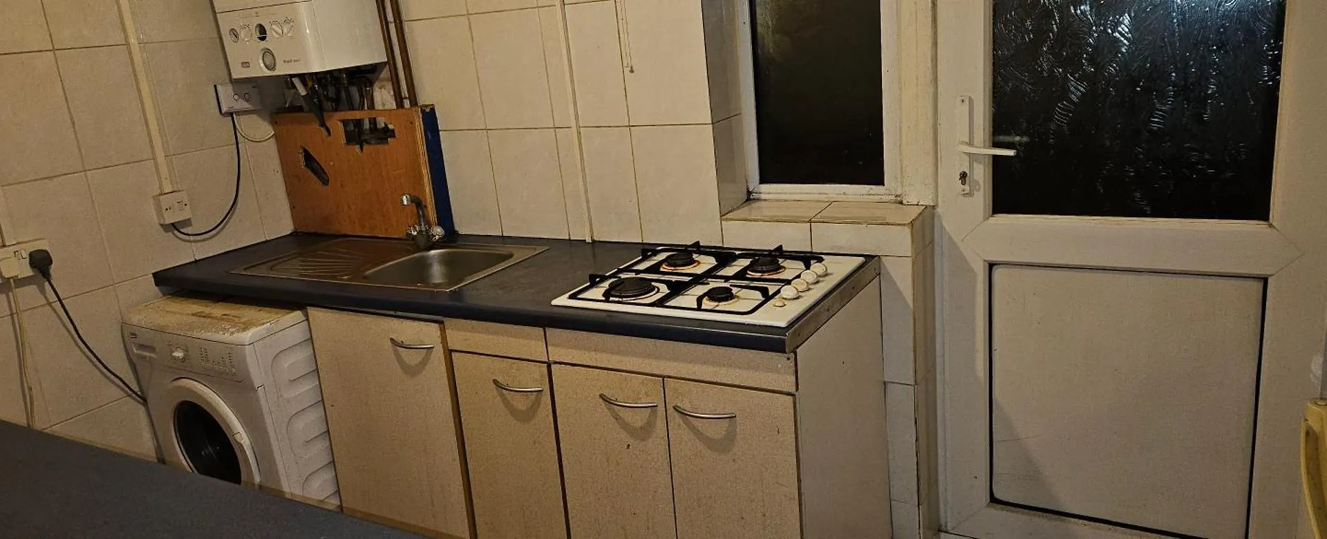 No Frills & Nothing Fancy 1 Bed Studio City Centre Cardiff 0*,  Regno Unito