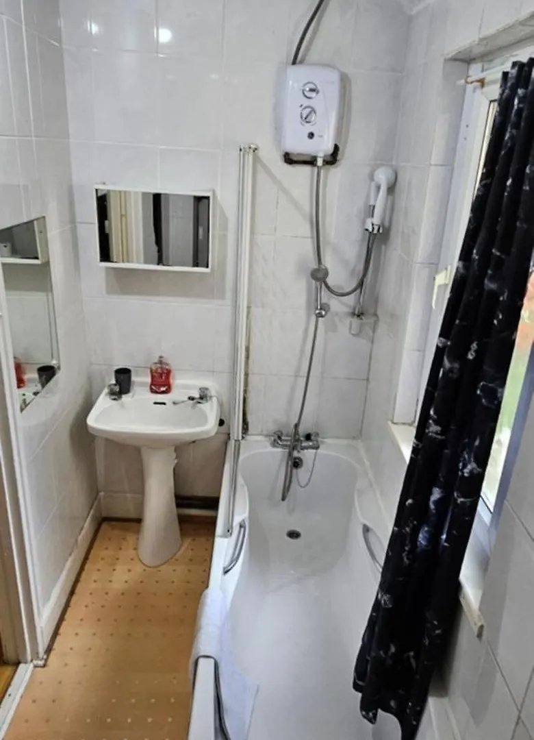 No Frills & Nothing Fancy 1 Bed Studio City Centre Cardiff Appartamento